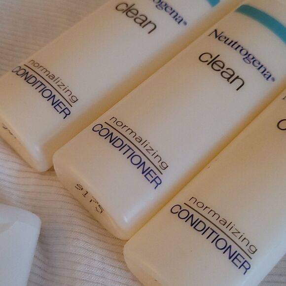 9 NEUTROGENA bath gel shampoo conditioner invigorating clean normalizing TRAVEL - Picture 3 of 4